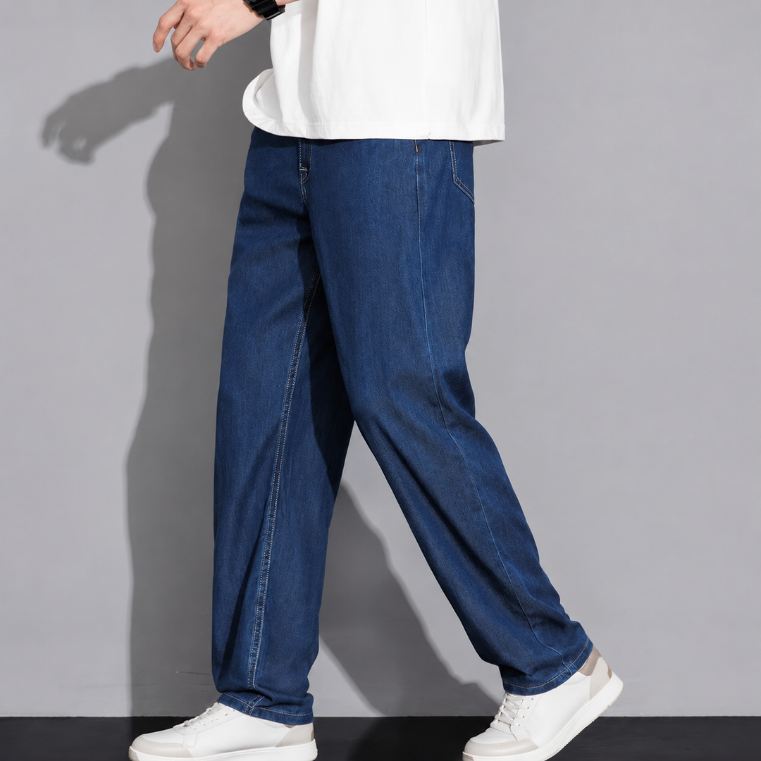 Light Washed Loose Fit Denim Jeans