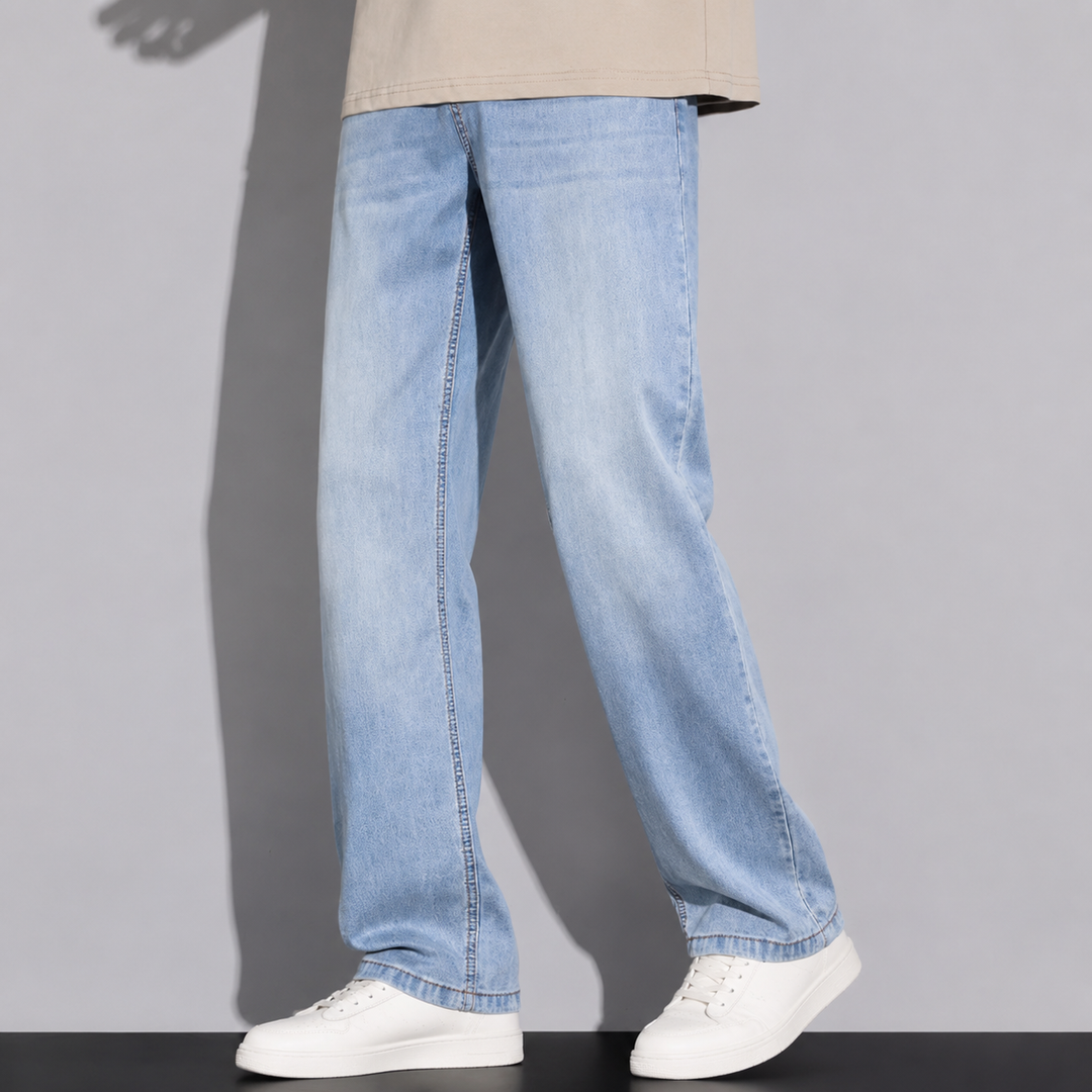 Light Washed Loose Fit Denim Jeans